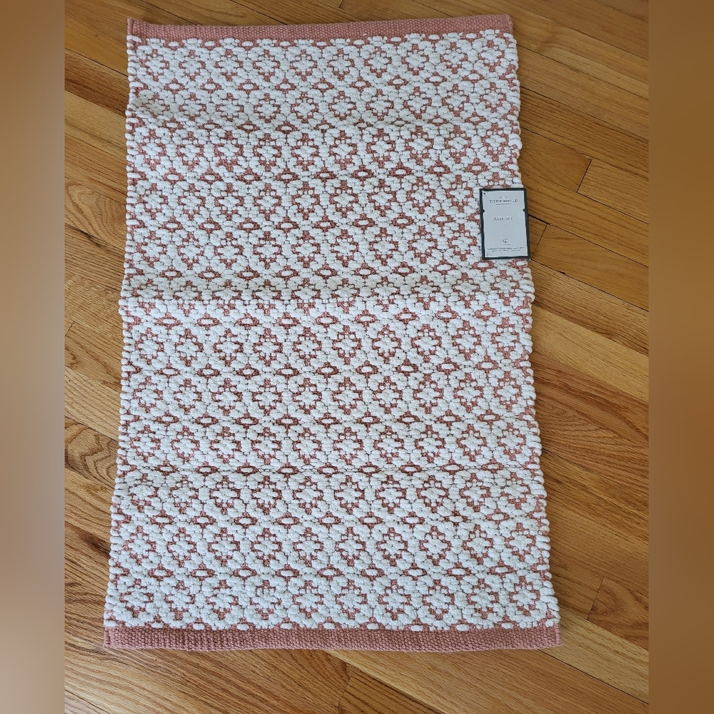 Threshold Bath Rug - Picture 2 of 4